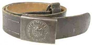 Standard issue enlisted continental leather belt with army buckle.